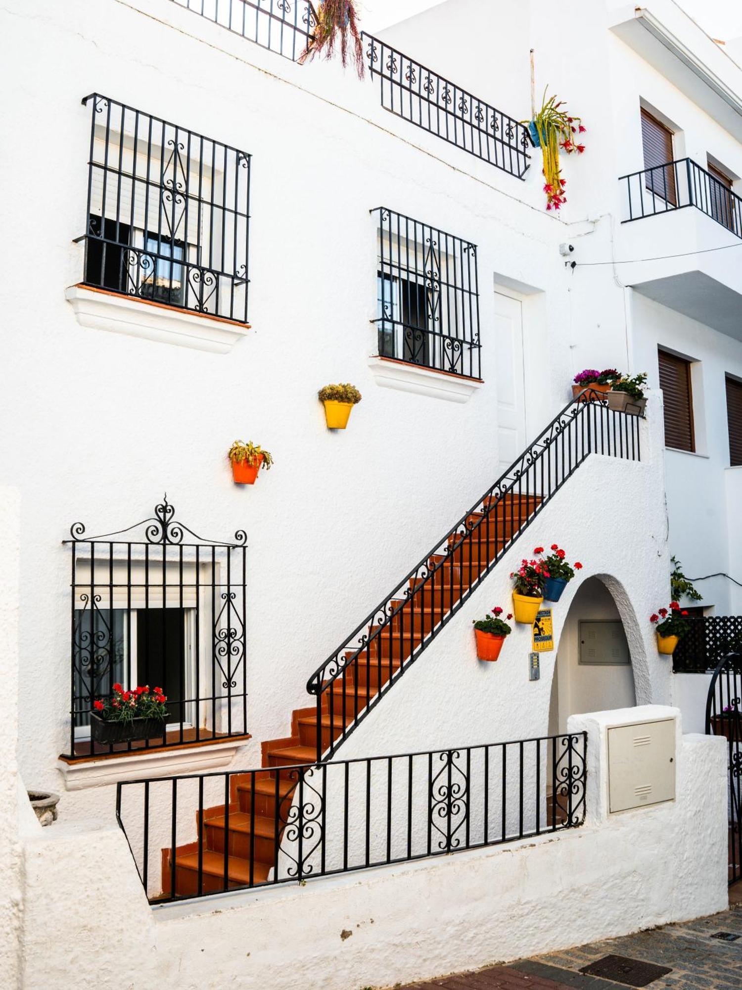 Escuela Village Marbella Exterior foto